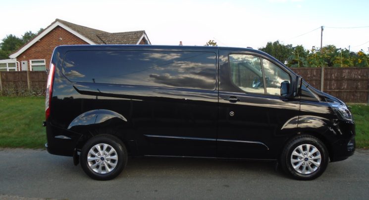 2023 73 ford transit custom limited 280 swb 2.0 tdci 130ps only 20,000 miles fsh