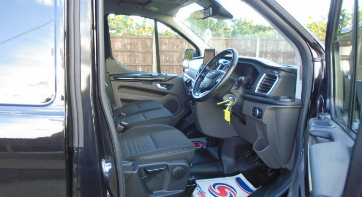 2023 73 ford transit custom limited 280 swb 2.0 tdci 130ps only 20,000 miles fsh