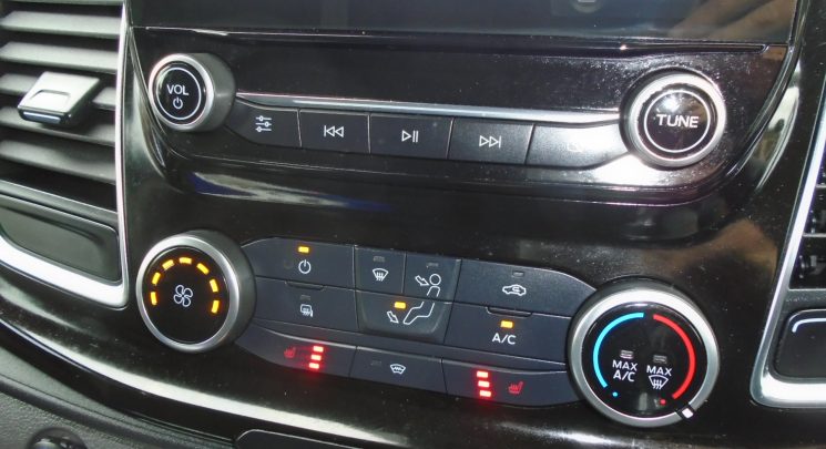 2019 69 ford transit custom limited met chrome blue l1h1 swb only 31,000 miles fsh