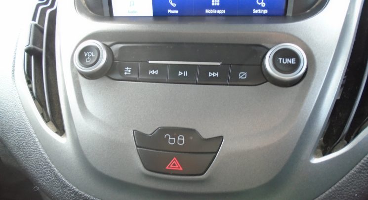 2020 70 ford transit courier limited 73k 1 owner air con cruise alloys