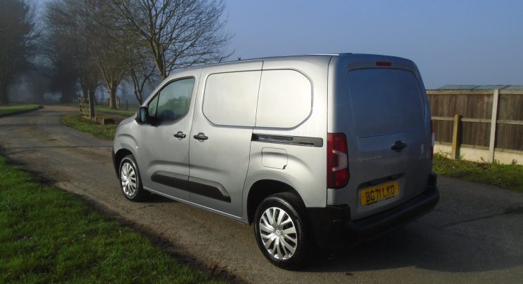 2021 71 Peugeot Partner 1.5 BlueHDi 1000 Professional Premium Standard Panel Van 5dr Diesel Manual SWB Euro 6 (100 bhp)