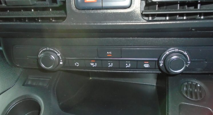 2021 71 Peugeot Partner 1.5 BlueHDi 1000 Professional Premium Standard Panel Van 5dr Diesel Manual SWB Euro 6 (100 bhp)