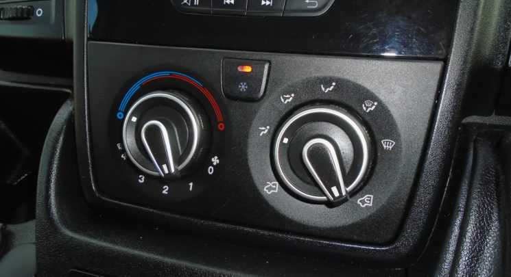 2021 21 Peugeot Boxer 2.2 BlueHDi 335 Built for Business Luton 3dr Diesel Manual L4 Euro 6 (s/s) (140 ps)