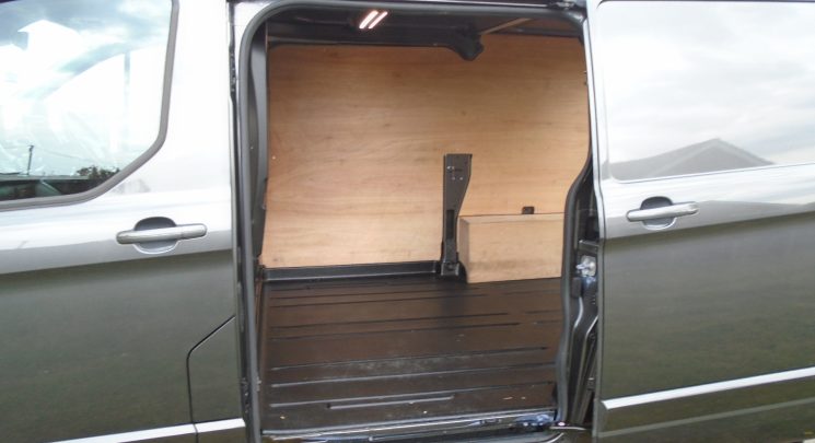 2024 24 ford transit custom ltd swb 2.0 tdci 130ps euro 6 met grey only 20,000 miles