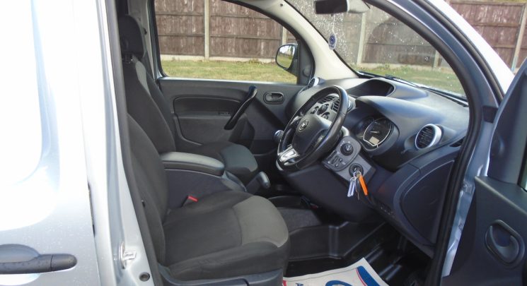 2021 71 Nissan NV250 1.5 dCi Tekna Panel Van 6dr Diesel Manual L2 Euro 6 (s/s) (95 ps) a/c nav cruise 1 owner fsh 61k