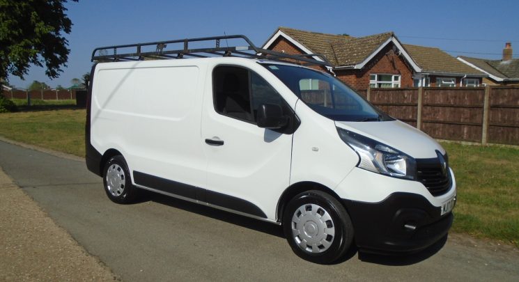 2017 17 Renault Trafic 1.6 dCi ENERGY 27 Business Panel Van 5dr Diesel Manual SWB Standard Roof Euro 6 (s/s) (125 ps)