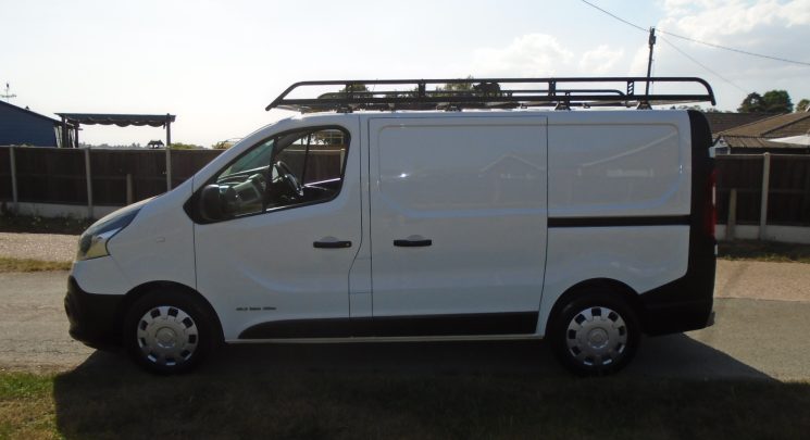 2017 17 Renault Trafic 1.6 dCi ENERGY 27 Business Panel Van 5dr Diesel Manual SWB Standard Roof Euro 6 (s/s) (125 ps)