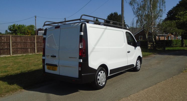 2017 17 Renault Trafic 1.6 dCi ENERGY 27 Business Panel Van 5dr Diesel Manual SWB Standard Roof Euro 6 (s/s) (125 ps)