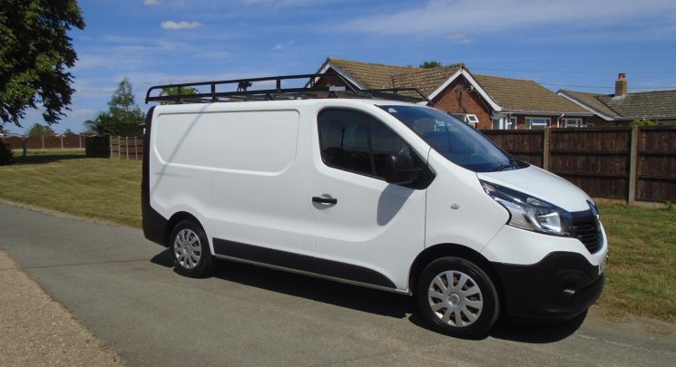 2017 17 Renault Trafic 1.6 dCi ENERGY 27 Business Panel Van 5dr Diesel Manual SWB Standard Roof Euro 6 (s/s) (125 ps)93k