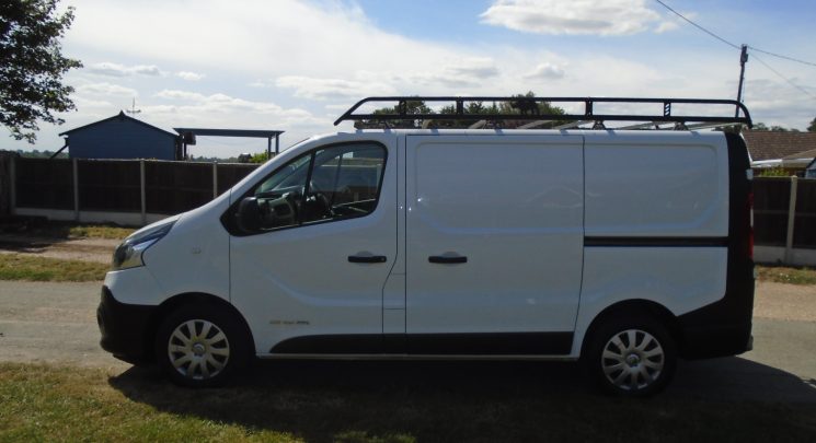2017 17 Renault Trafic 1.6 dCi ENERGY 27 Business Panel Van 5dr Diesel Manual SWB Standard Roof Euro 6 (s/s) (125 ps)93k