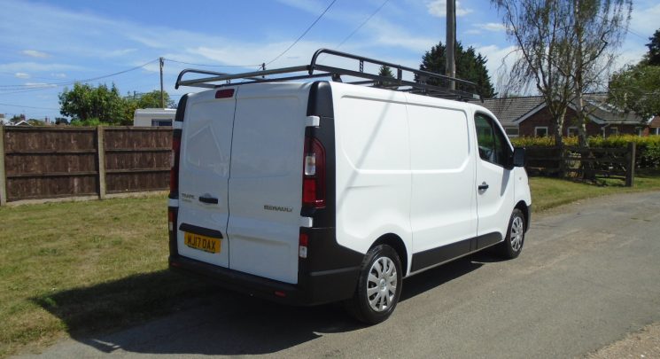 2017 17 Renault Trafic 1.6 dCi ENERGY 27 Business Panel Van 5dr Diesel Manual SWB Standard Roof Euro 6 (s/s) (125 ps)93k