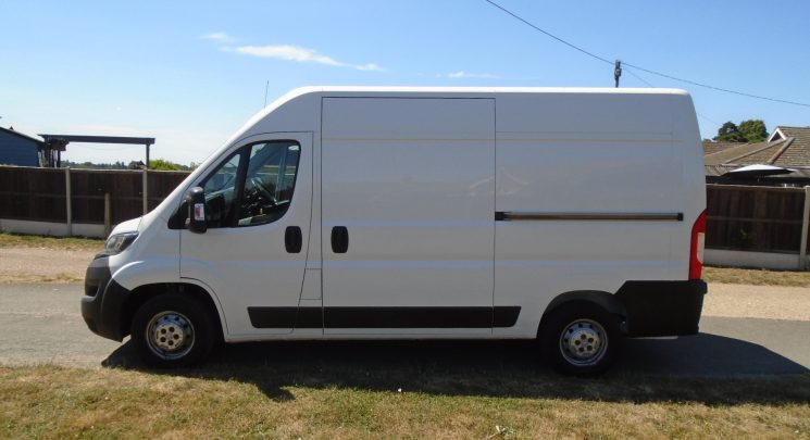 2020 20 Peugeot Boxer 2.2 BlueHDi 335 Professional Panel Van 5dr Diesel Manual L2 H2 Euro 6 (s/s) (140 ps) 75K