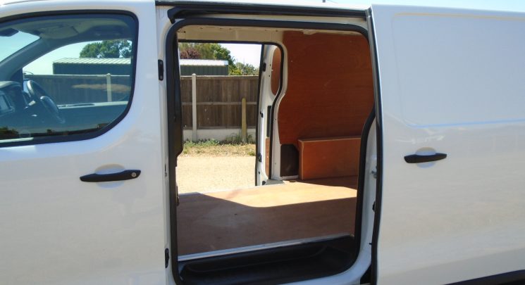 2022 22 Citroen e-Dispatch e 1000 75kWh Enterprise Pro M Panel Van 6dr Electric Auto MWB (7.4kW Charger) (136 ps)