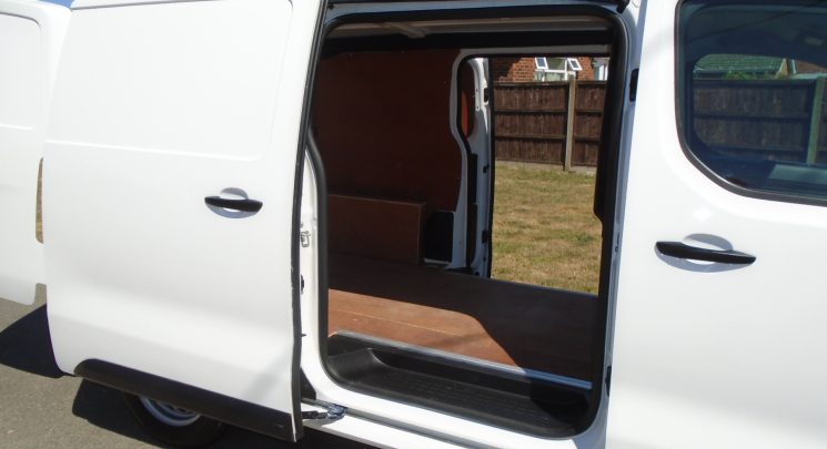 2022 22 Citroen e-Dispatch e 1000 75kWh Enterprise Pro M Panel Van 6dr Electric Auto MWB (7.4kW Charger) (136 ps)