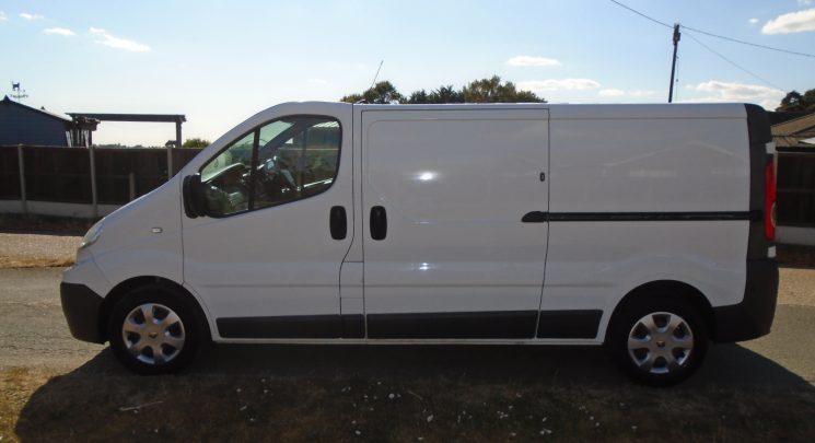 2014 14 Renault Trafic 2.0 dCi LL29 Panel Van 3dr Diesel Manual L2 H1 115 bhp NEW GEARBOX AND CLUTCH