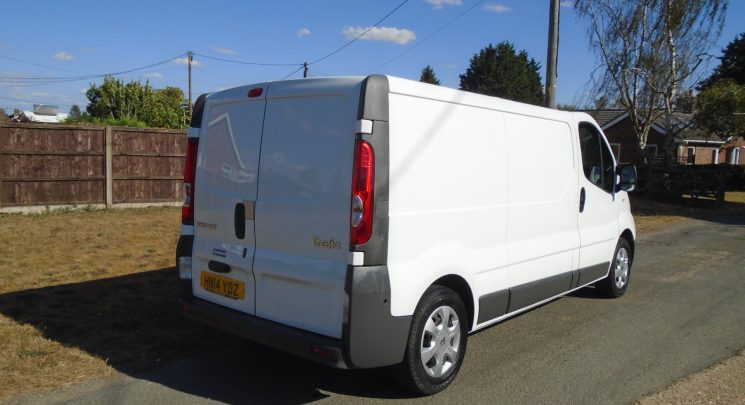 2014 14 Renault Trafic 2.0 dCi LL29 Panel Van 3dr Diesel Manual L2 H1 115 bhp NEW GEARBOX AND CLUTCH