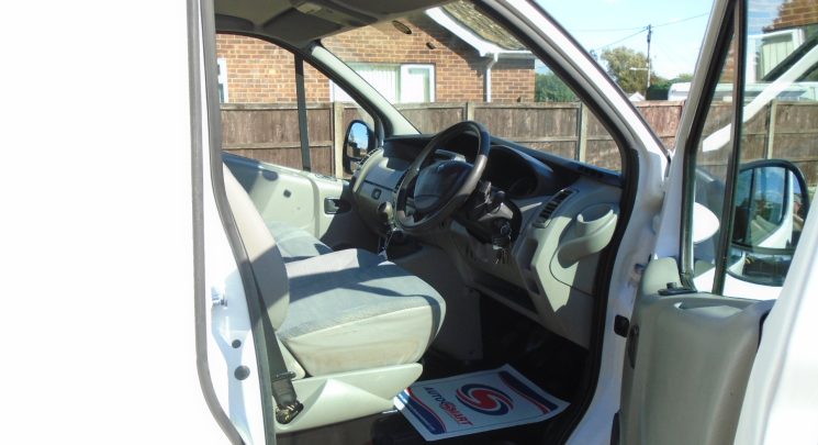 2014 14 Renault Trafic 2.0 dCi LL29 Panel Van 3dr Diesel Manual L2 H1 115 bhp NEW GEARBOX AND CLUTCH