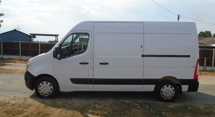 2020 20 Nissan NV400 2.3 dCi 35 Tekna Panel Van 5dr Diesel Manual FWD L2 H2 Euro 6 (135 ps) air con 62k