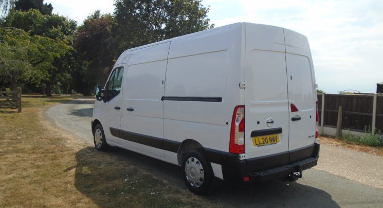 2020 20 Nissan NV400 2.3 dCi 35 Tekna Panel Van 5dr Diesel Manual FWD L2 H2 Euro 6 (135 ps) air con 62k
