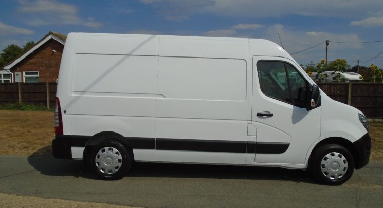2020 20 Nissan NV400 2.3 dCi 35 Tekna Panel Van 5dr Diesel Manual FWD L2 H2 Euro 6 (135 ps) air con 62k