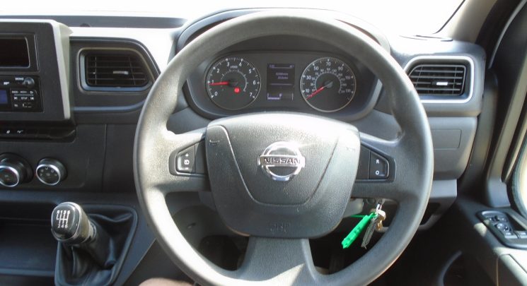 2020 20 Nissan NV400 2.3 dCi 35 Tekna Panel Van 5dr Diesel Manual FWD L2 H2 Euro 6 (135 ps) air con 62k