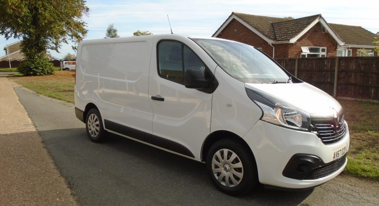 2017 67 Renault Trafic 1.6 dCi ENERGY 27 Business+ Panel Van 5dr Diesel Manual SWB Standard Roof Euro 6 (s/s) (125 ps)