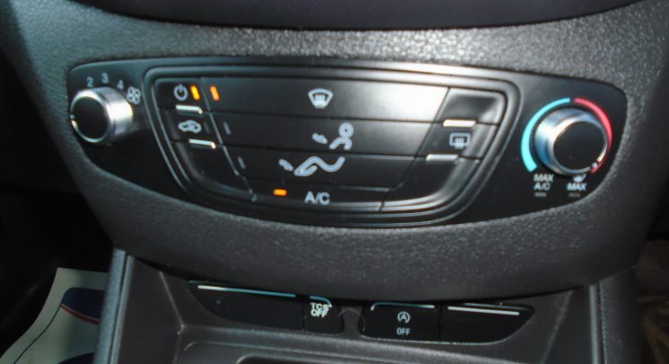 2022 22 Ford Transit Courier 1.5 TDCi Limited Panel Van 5dr Diesel Manual L1 Euro 6 (100 ps)
