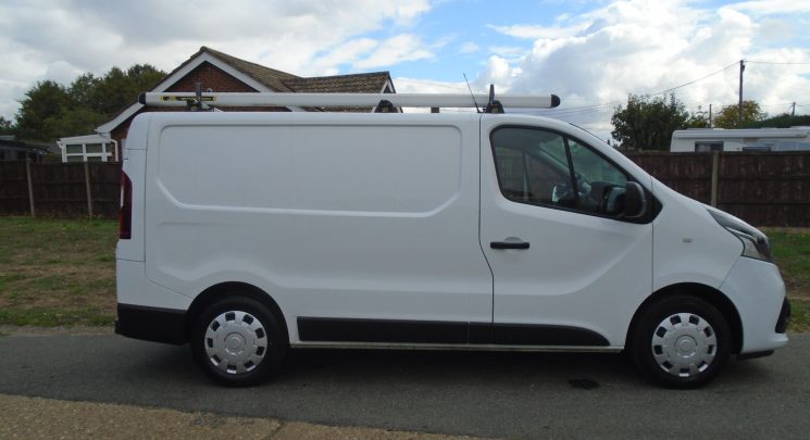 2019 19 Renault Trafic 1.6 dCi ENERGY 27 Business+ Panel Van 5dr Diesel Manual SWB Standard Roof Euro 6 (s/s) (125 ps)