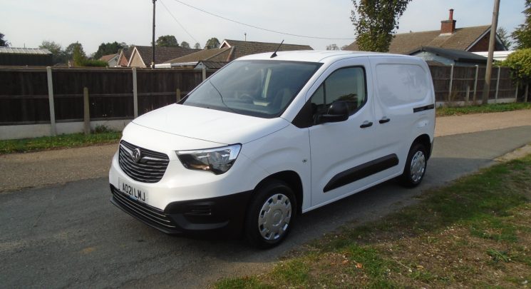 2021 21 Vauxhall Combo 1.5 Turbo D 2000 Dynamic Panel Van 4dr Diesel Manual L1 H1 Euro 6 (75 ps) air con cruise 65k