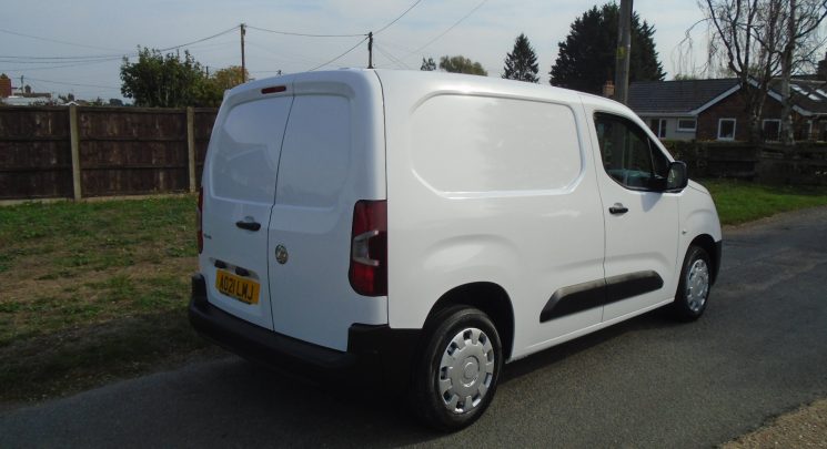 2021 21 Vauxhall Combo 1.5 Turbo D 2000 Dynamic Panel Van 4dr Diesel Manual L1 H1 Euro 6 (75 ps) air con cruise 65k