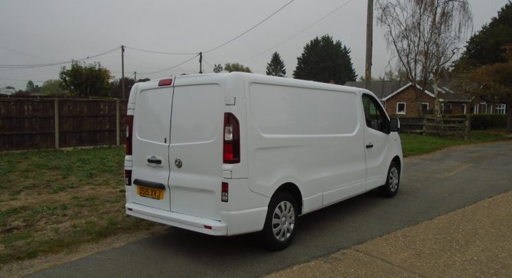 2015 15 Vauxhall Vivaro 1.6 CDTi 2900 Sportive Panel Van 5dr Diesel Manual L2 H1 Euro 5 (115 ps)