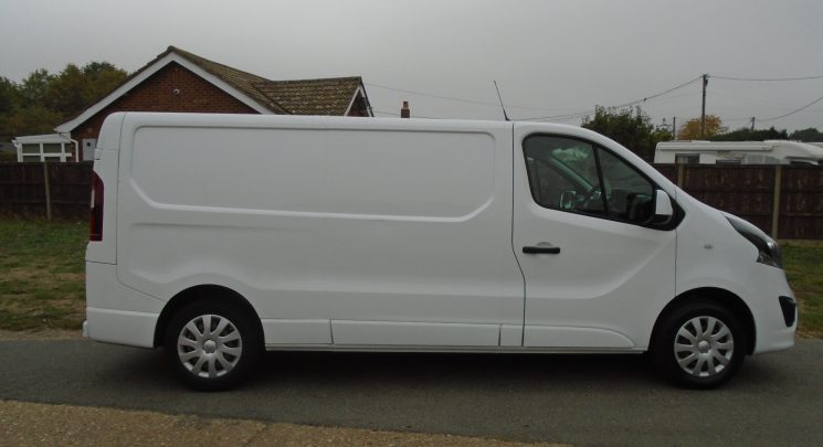 2015 15 Vauxhall Vivaro 1.6 CDTi 2900 Sportive Panel Van 5dr Diesel Manual L2 H1 Euro 5 (115 ps)